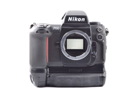 【Top Mint】Nikon(ニコン) F-100 35mm SLR Film Camera + MB-15 Grip From Japan #2250 - 画像 (2)
